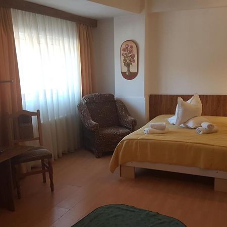 Pensiunea Casa Noastra Hotell Sinaia Exteriör bild