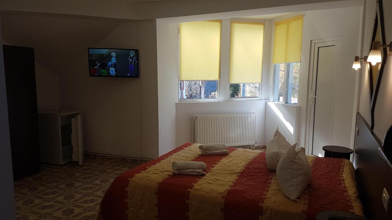 Pensiunea Casa Noastra Hotell Sinaia Exteriör bild